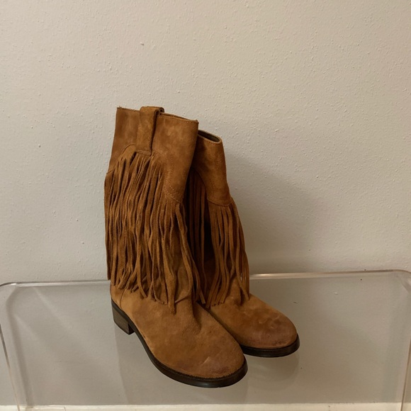 Lucky Brand - Chestnut Suede Tassel Boots - Great condition! Size 6.5 - Picture 6 of 9